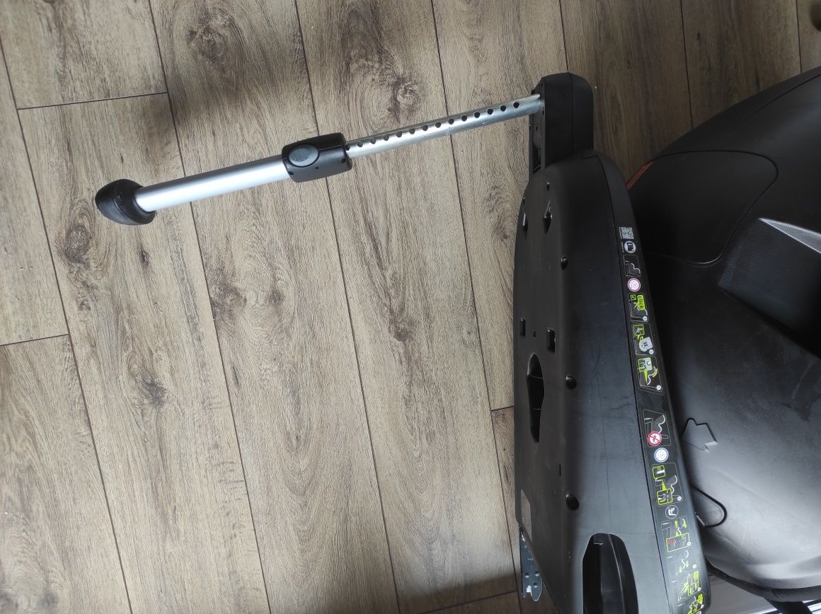 Britax romer dualfix 2r+wkładka w bardzo dobrym stanie