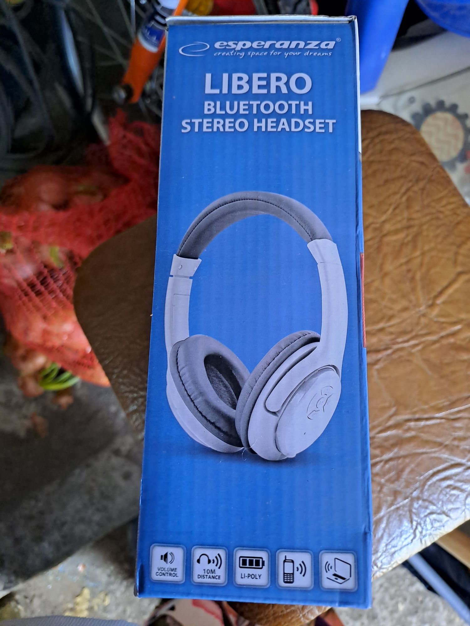Продам беспроводные наушники
