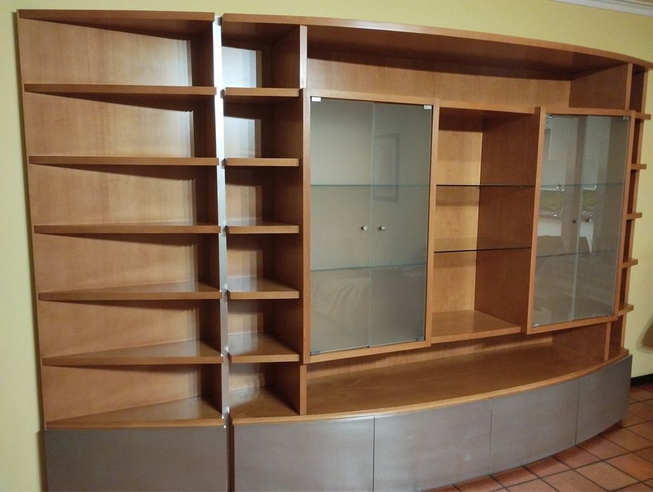 Móvel estante robusto