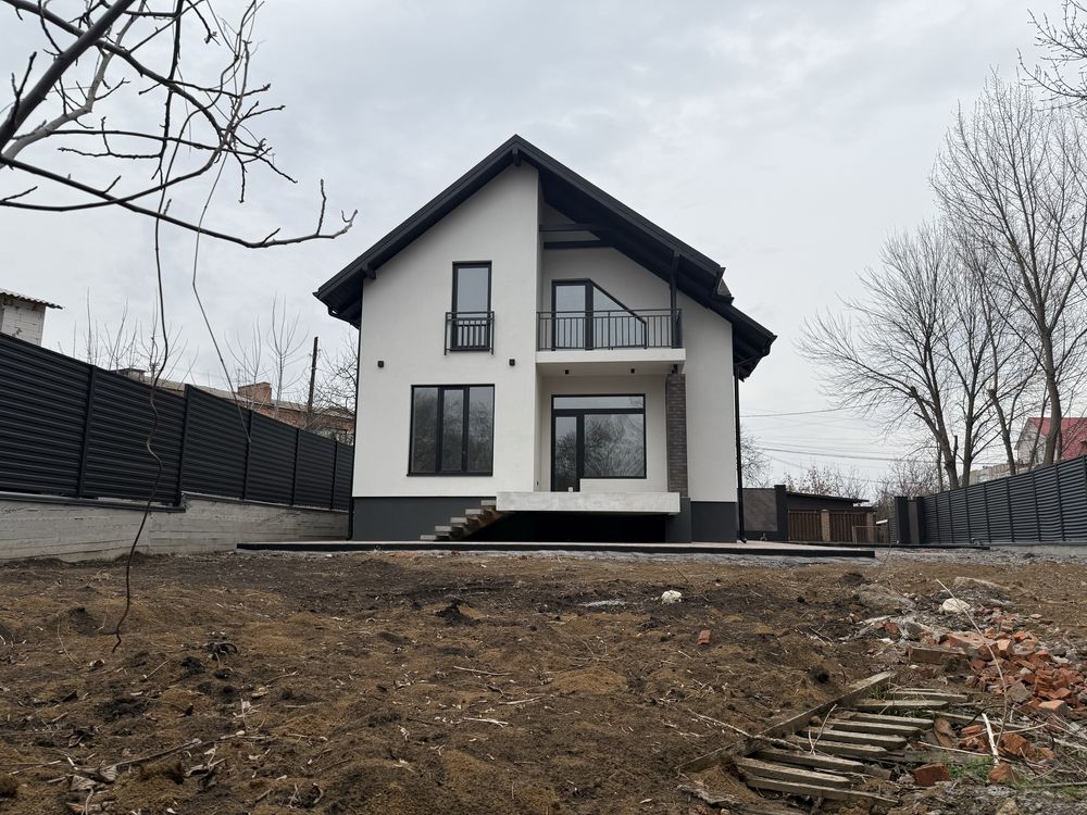 Продаж окремостоячого будинку
