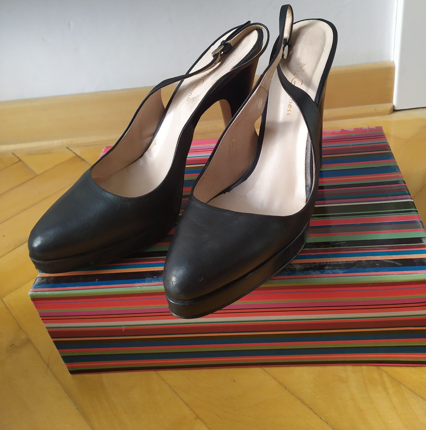 Buty skórzane na obcasie