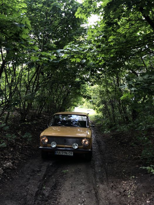 Продаю ваз 21011