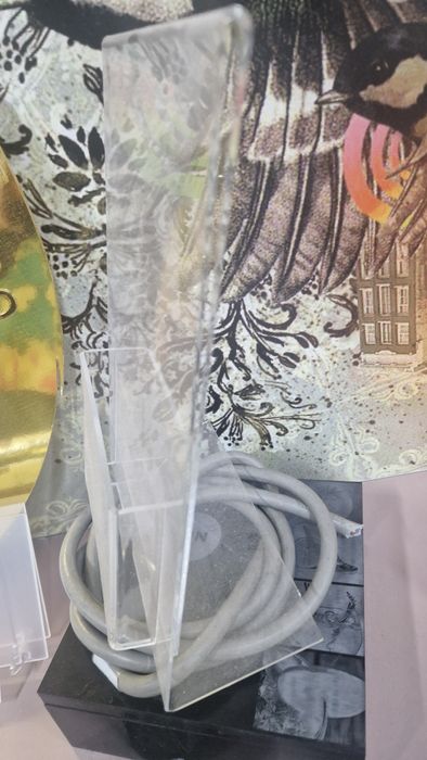 Expositor em acrílico A4 com caixa