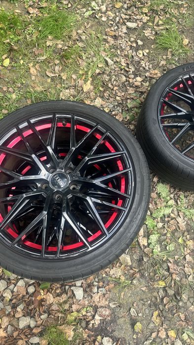 Felgi 20” Audi RS- style z oponami - czarny połysk, czerwony detal