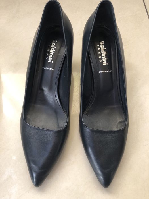 Baldinini чорні стильні жіночі туфлі та білі Dali Belleza