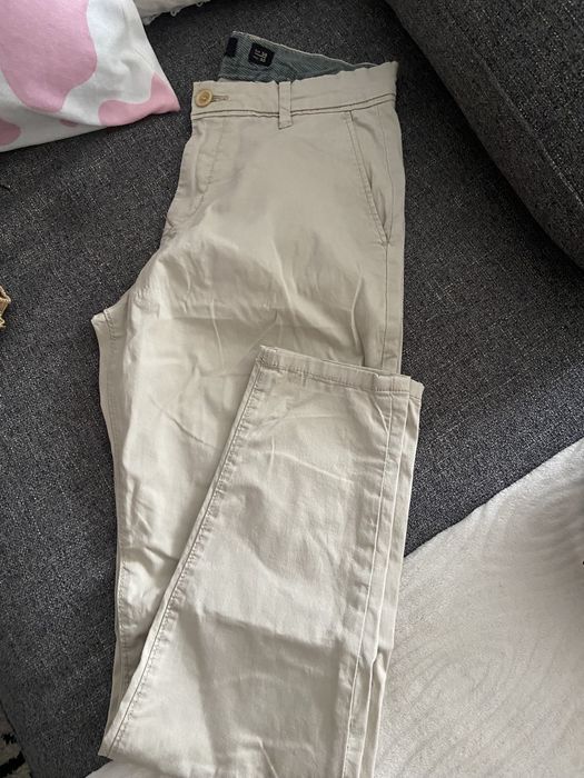 Calças masculinas em bom estado