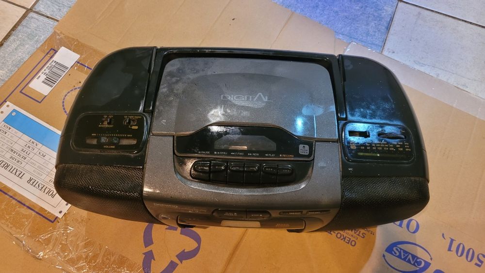 Sprawne radio boombox