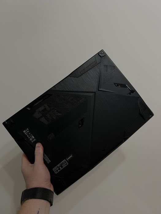 Топовий ігровий ноутбук MSI Thip GF63 True Gaming у відміному стані