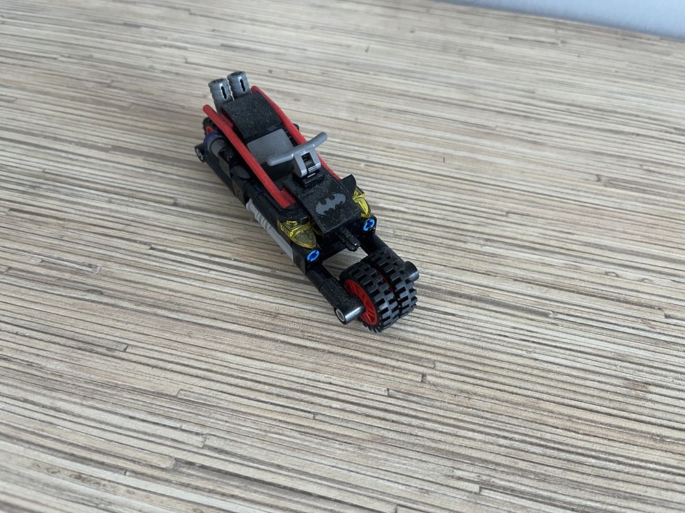Zestaw Lego The Ultimate Batmobile