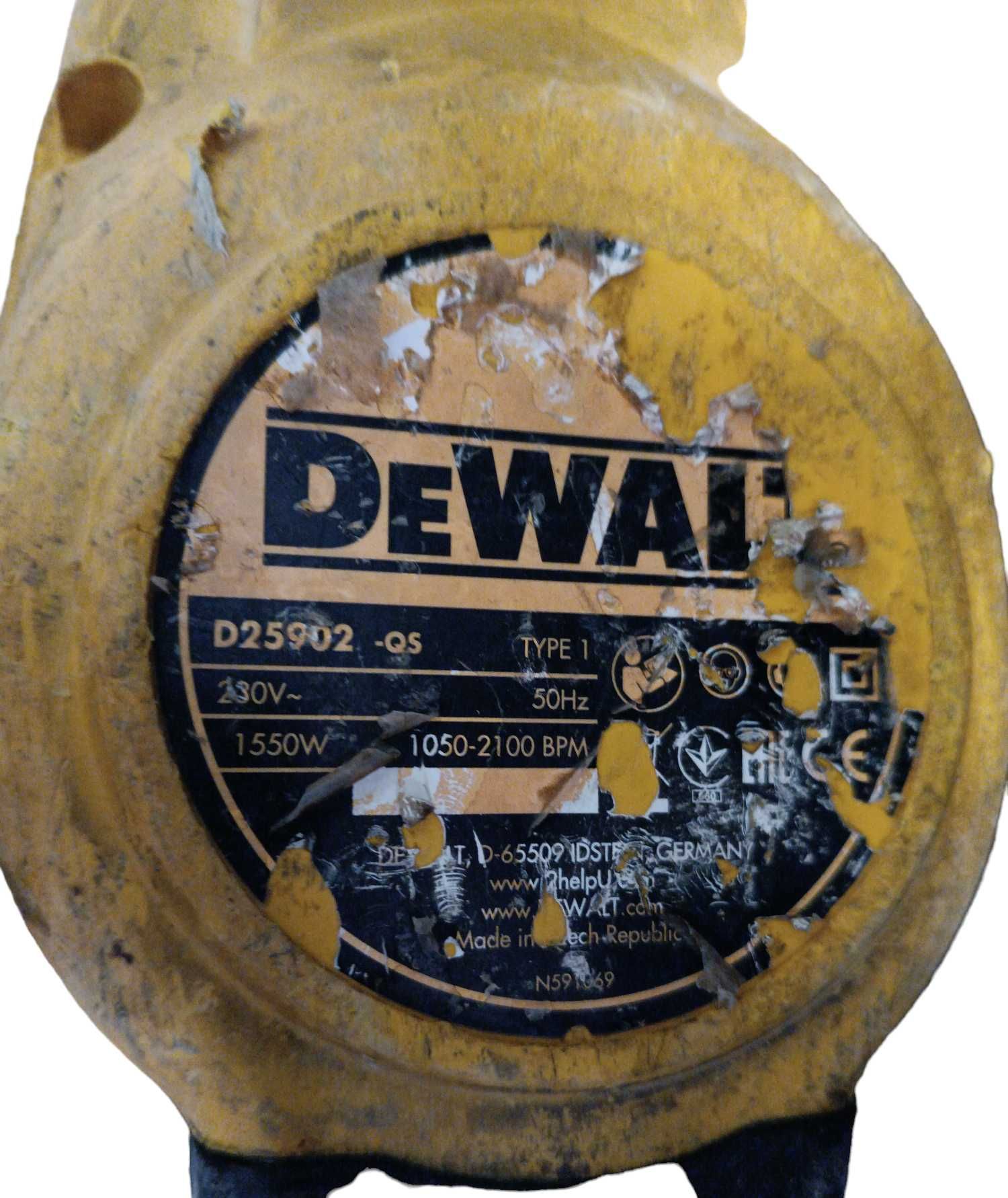 Młot wyburzeniowy DEWALT D25902K walizka