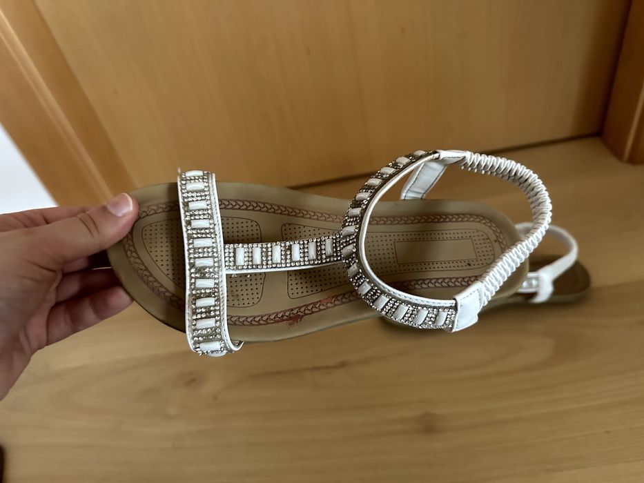 Sandálias Brancas Missangas super confortáveis Nº 38