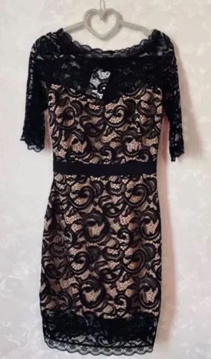 Святкова dress-футляр мереживо