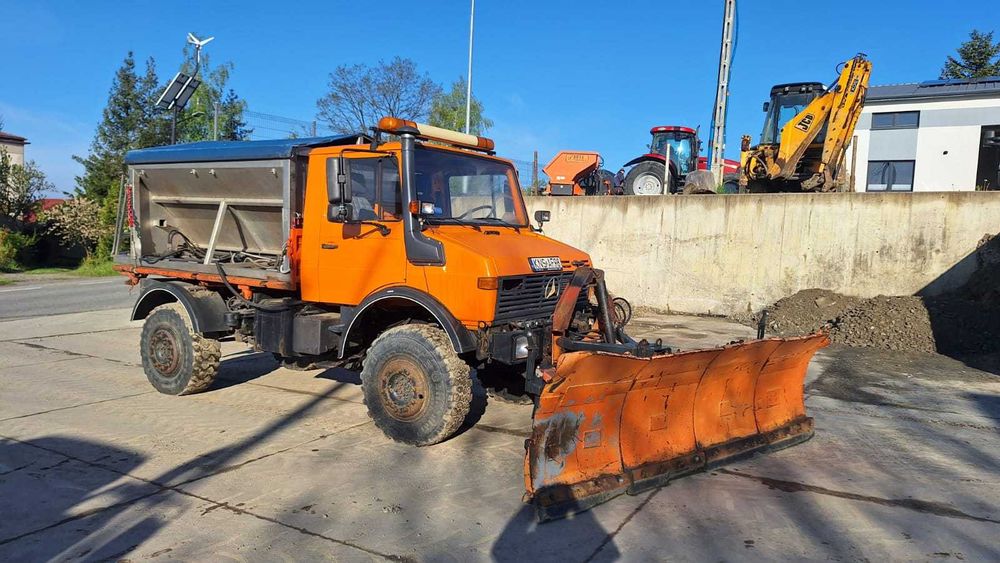 Mercedes Benz Unimog U 1650