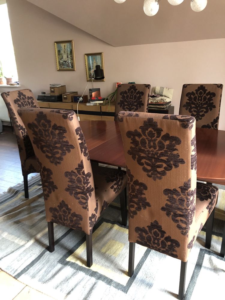 Krzesła tapicerowane firmy Comforty