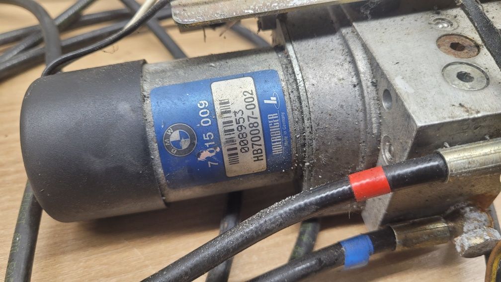 Pompa kompresor siłownik klapy bagażnika hydroklapa bmw e65 e66 przedl