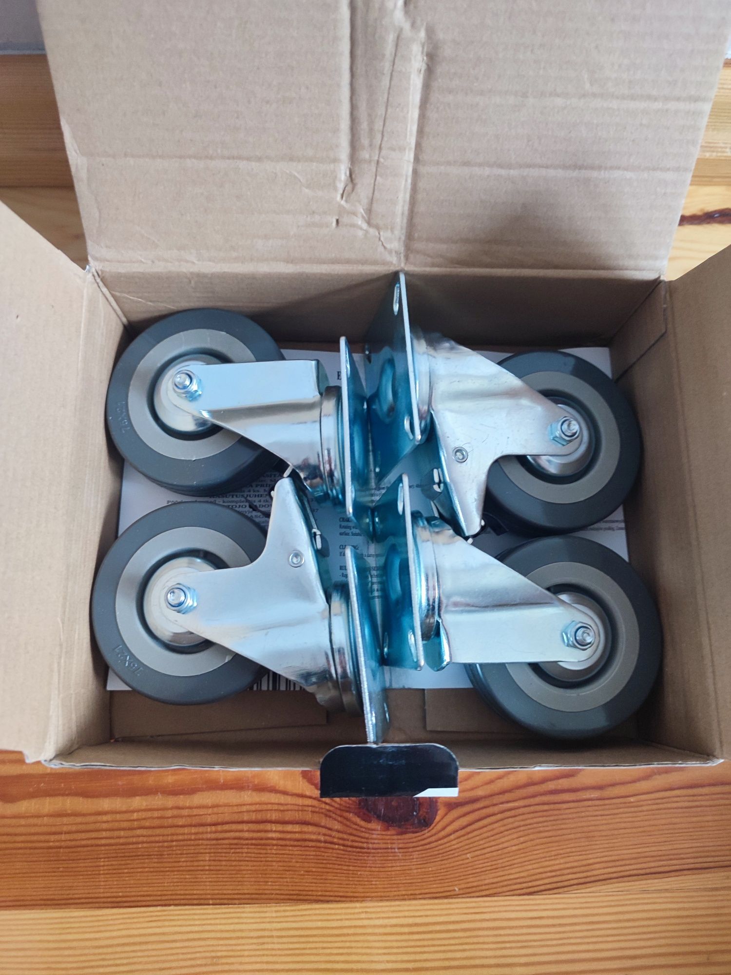 4x KÓŁKA OBROTOWE KOŁA 75mm do 220kg gumowane rolki skrętne z hamulcem