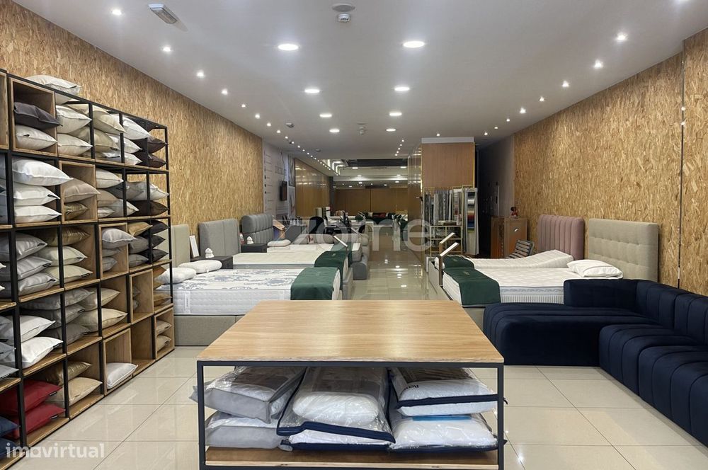 Loja comercial em Maximinos, Braga