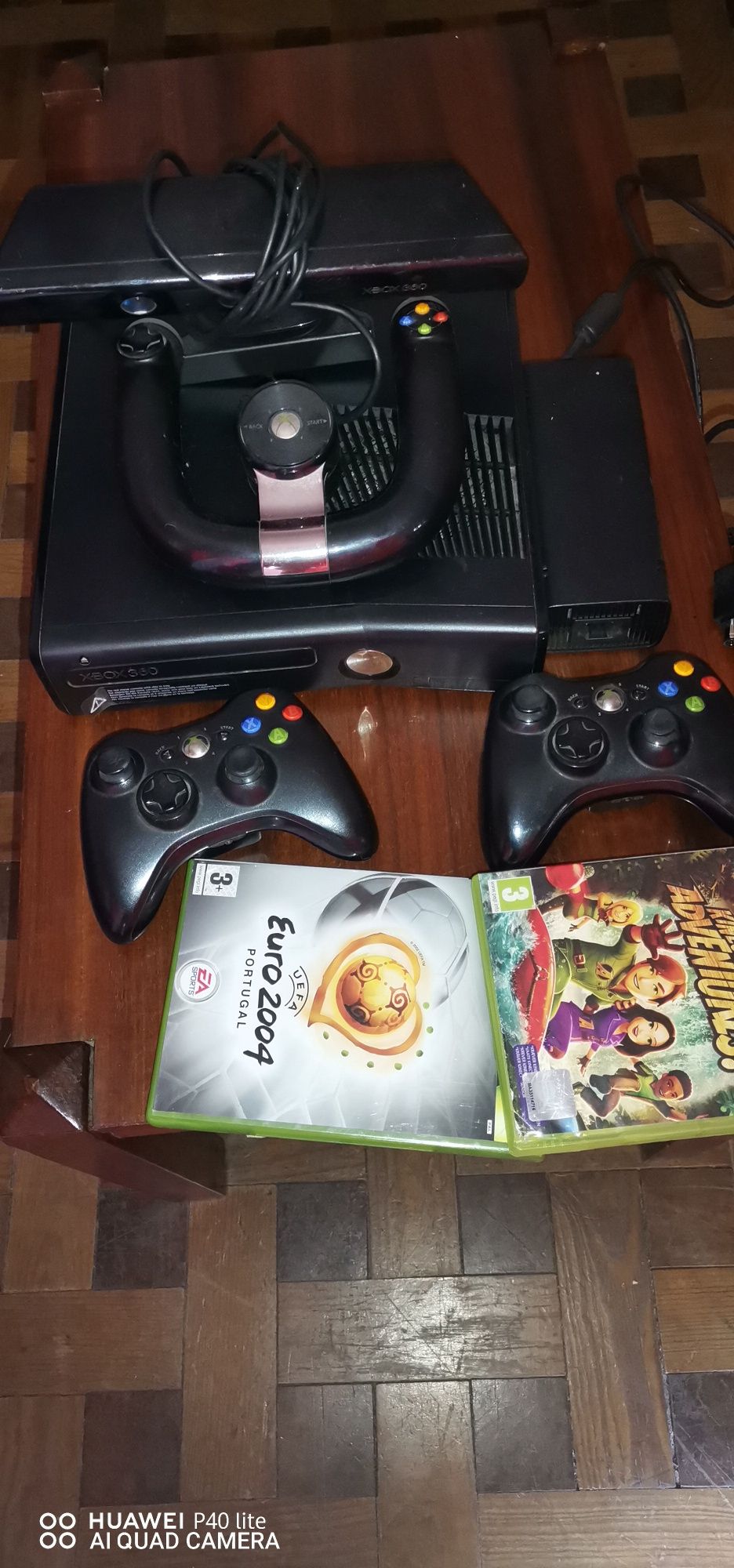 Xbox 360 com acessório.