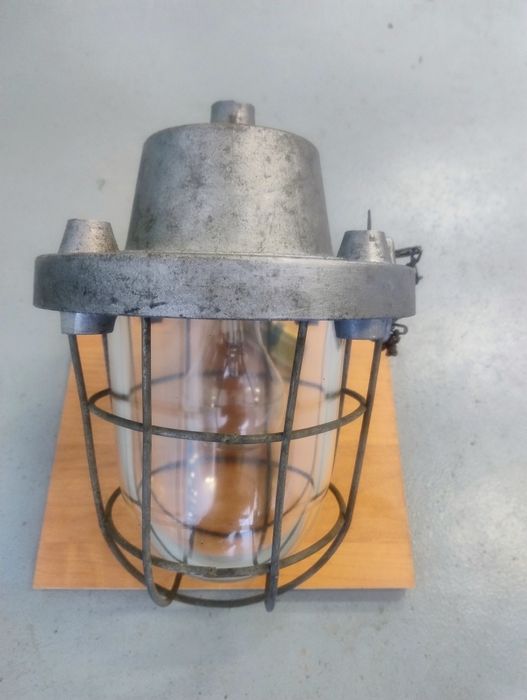 Lampa przemysłowa PRL