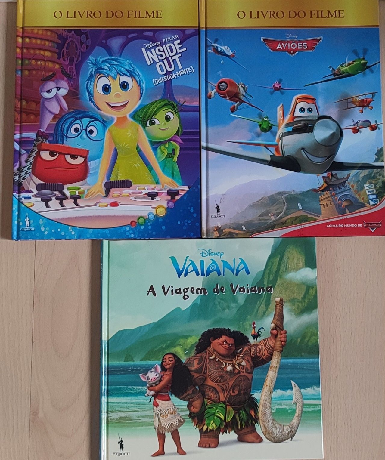 3 livros de filmes Disney - Divertidamente, Aviões e Vaiana