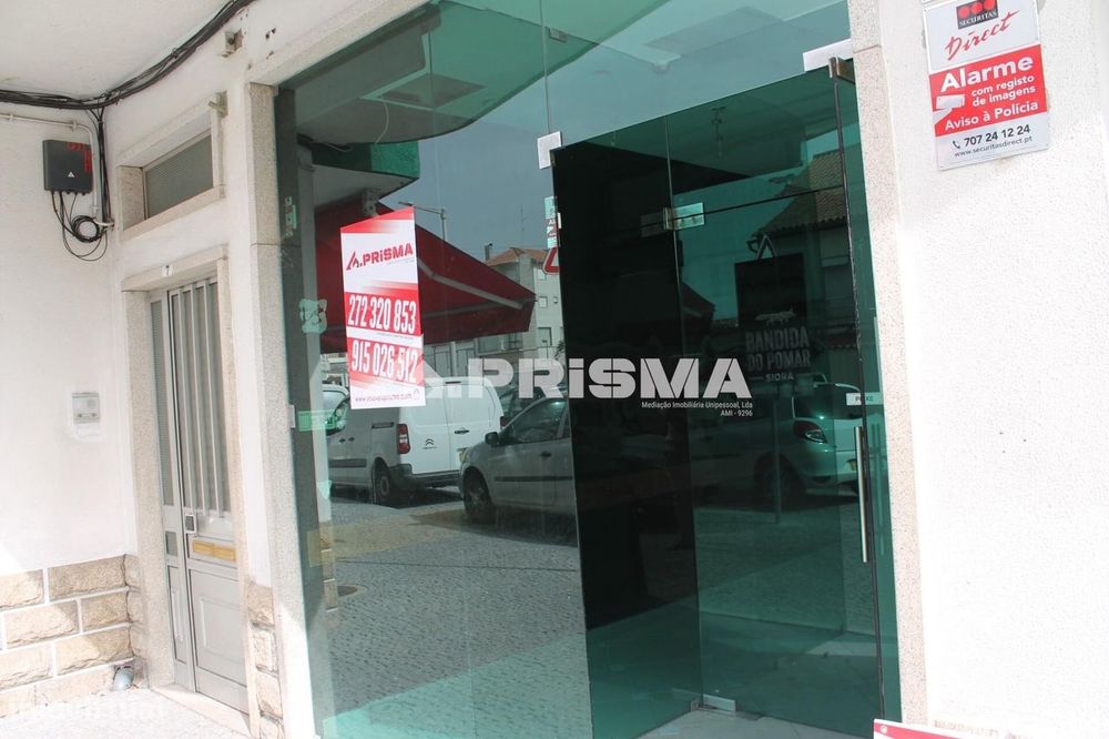 Loja para venda com excelente visibilidade no centro de Alcains