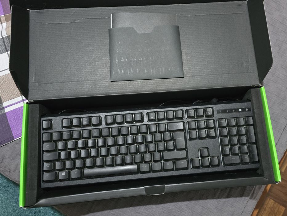 Teclado Razer Ornata Chroma V2