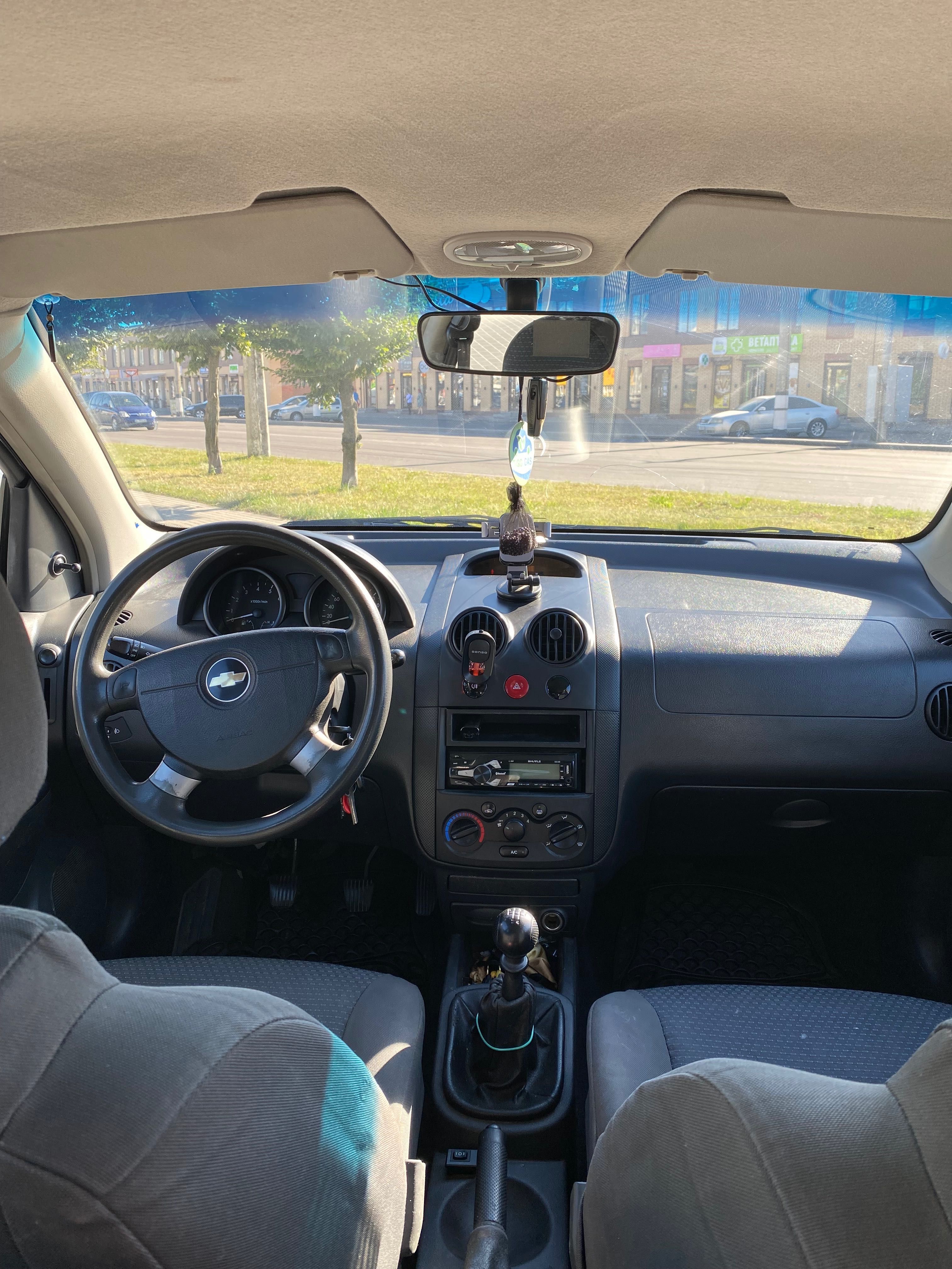 Продається автомобіль Chevrolet Aveo 1,5
