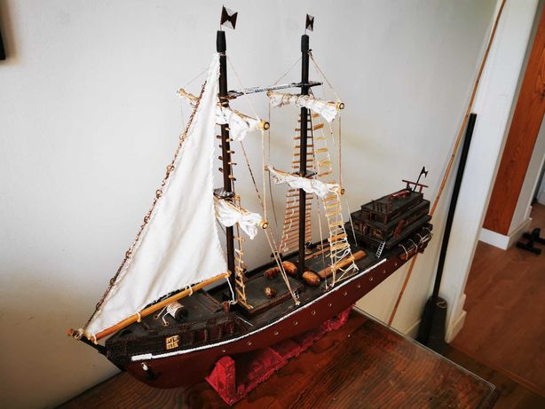 modelo de barco à vela