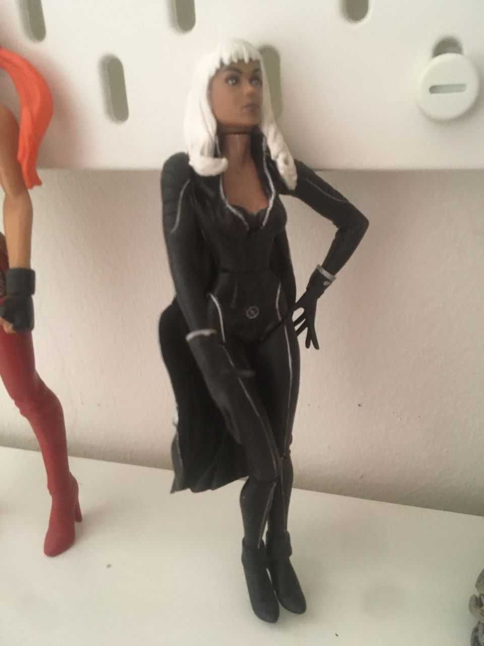 Figuras de Heroínas em Plástico