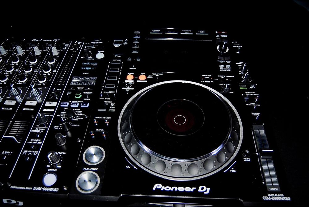 (Aluguer / Audio-Rent)  Cabines DJ Pioneer Topo de Gama