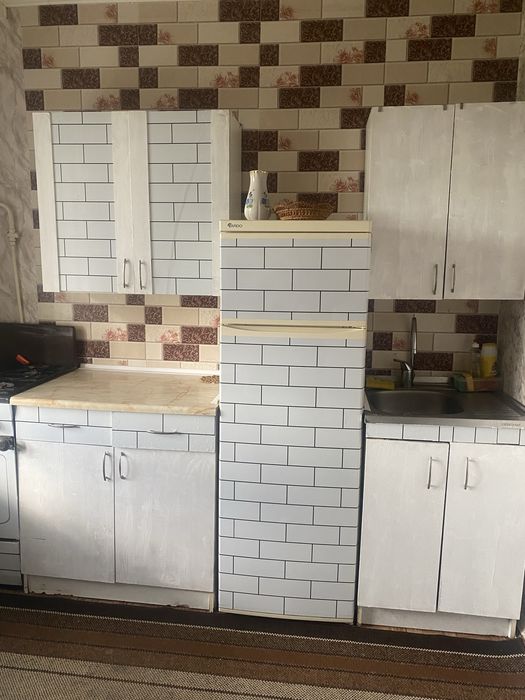 Свободна. Посуточно .Район жд.