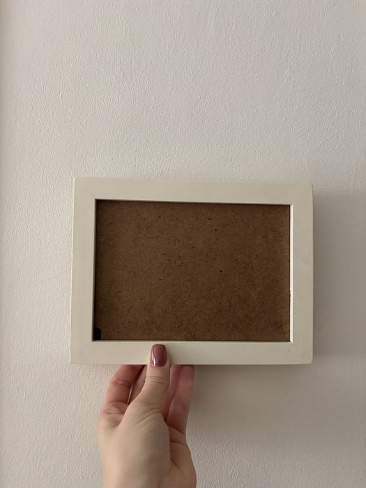 Ramka na zdjęcia biała na ścianę 20x15 cm obrazek