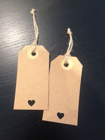 Cartões mensagem aos noivos/marcação de mesas/etiquetas para presentes