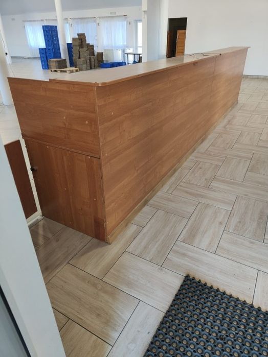 Używana lada recepcyjna