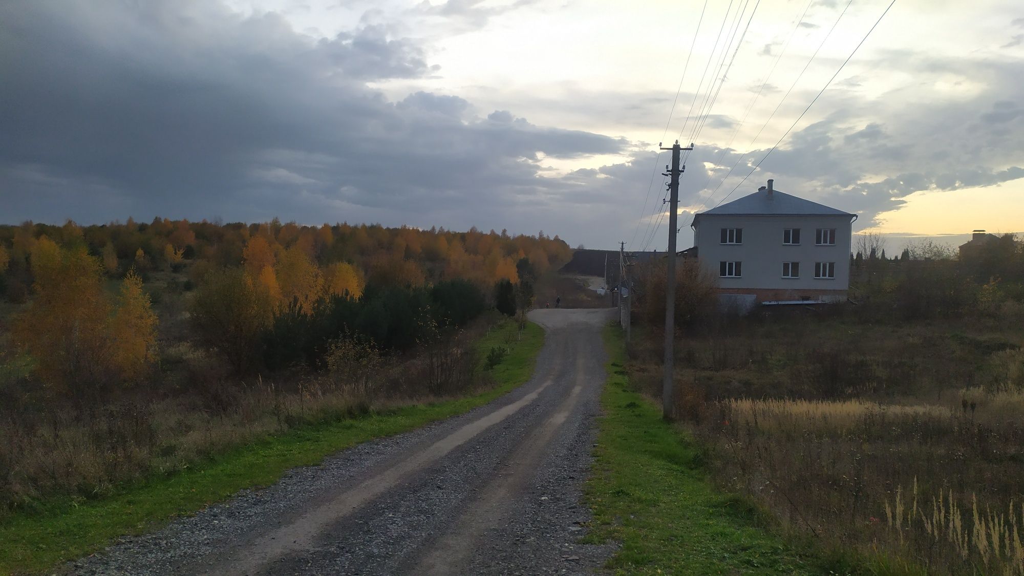 Продам будинок біля спорбази гарний краєвид.Навпроти Галицький ботаніч