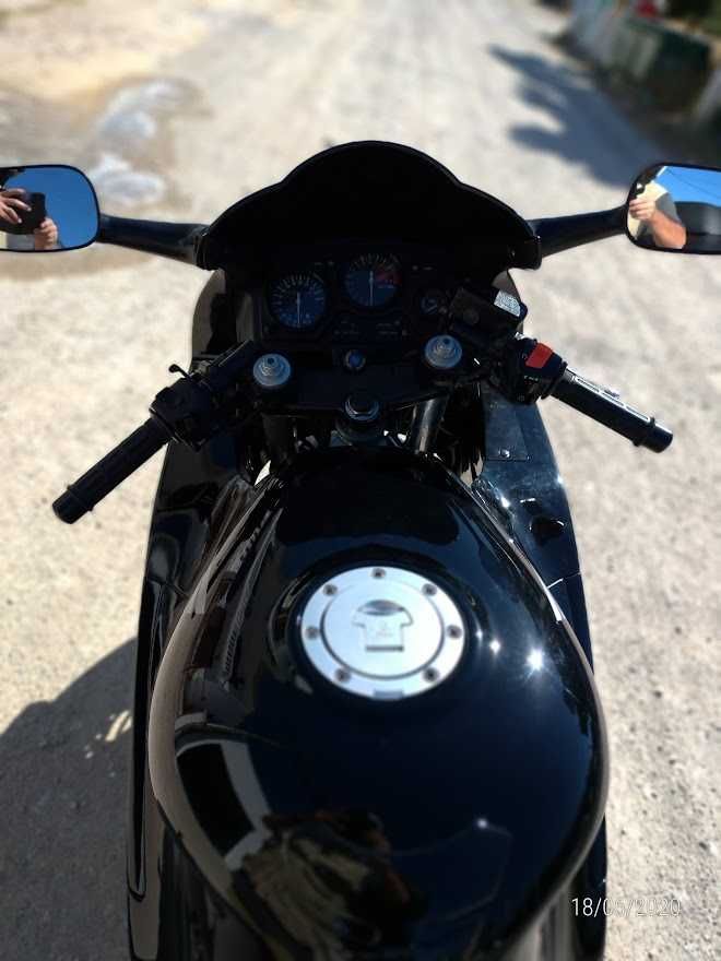 Honda CBR F3 mota muito bonita