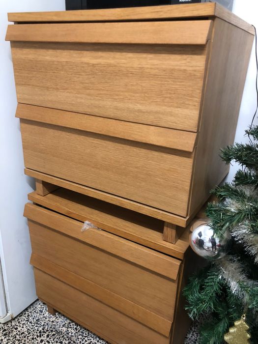 Vendo 2 Mesas de cabeceira madeira