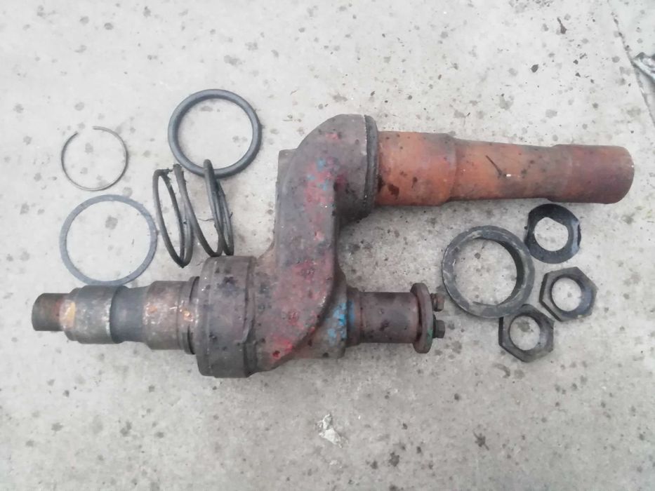 Вісь колінчаста Т-150, з цапфою