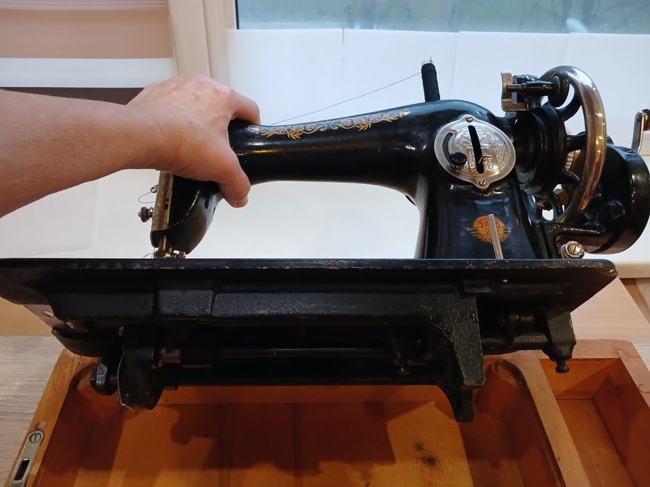 Швейна машинка подолка ( самовивіз)