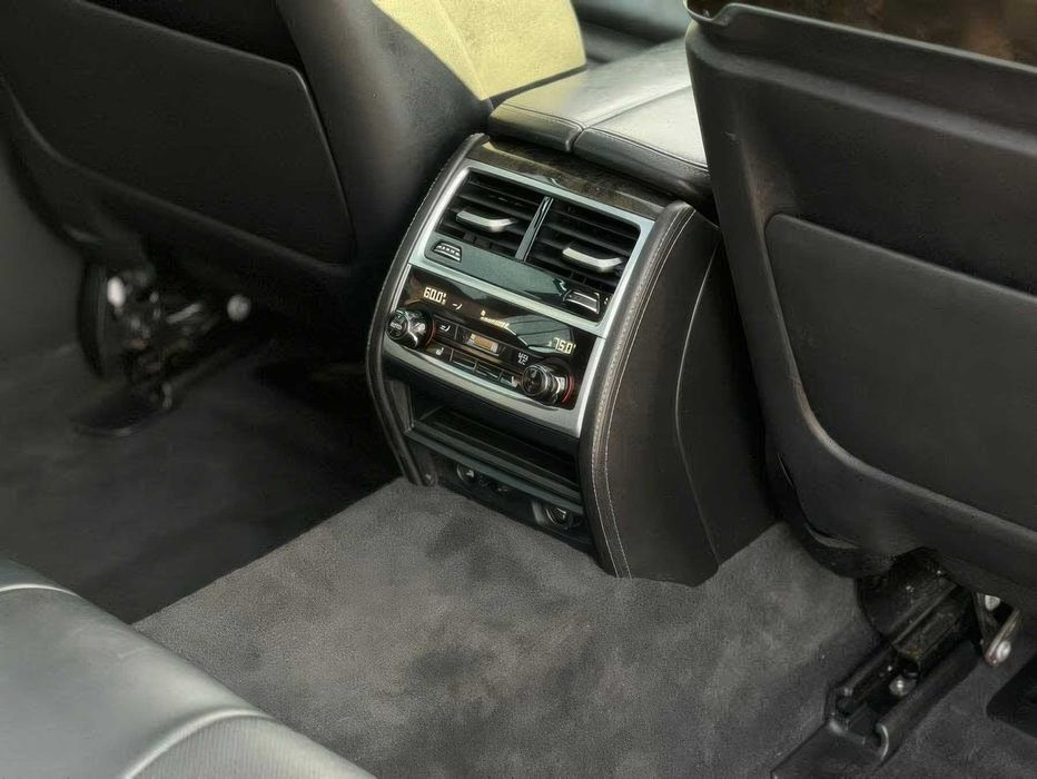 BMW 7 Series 750i xDrive      2016