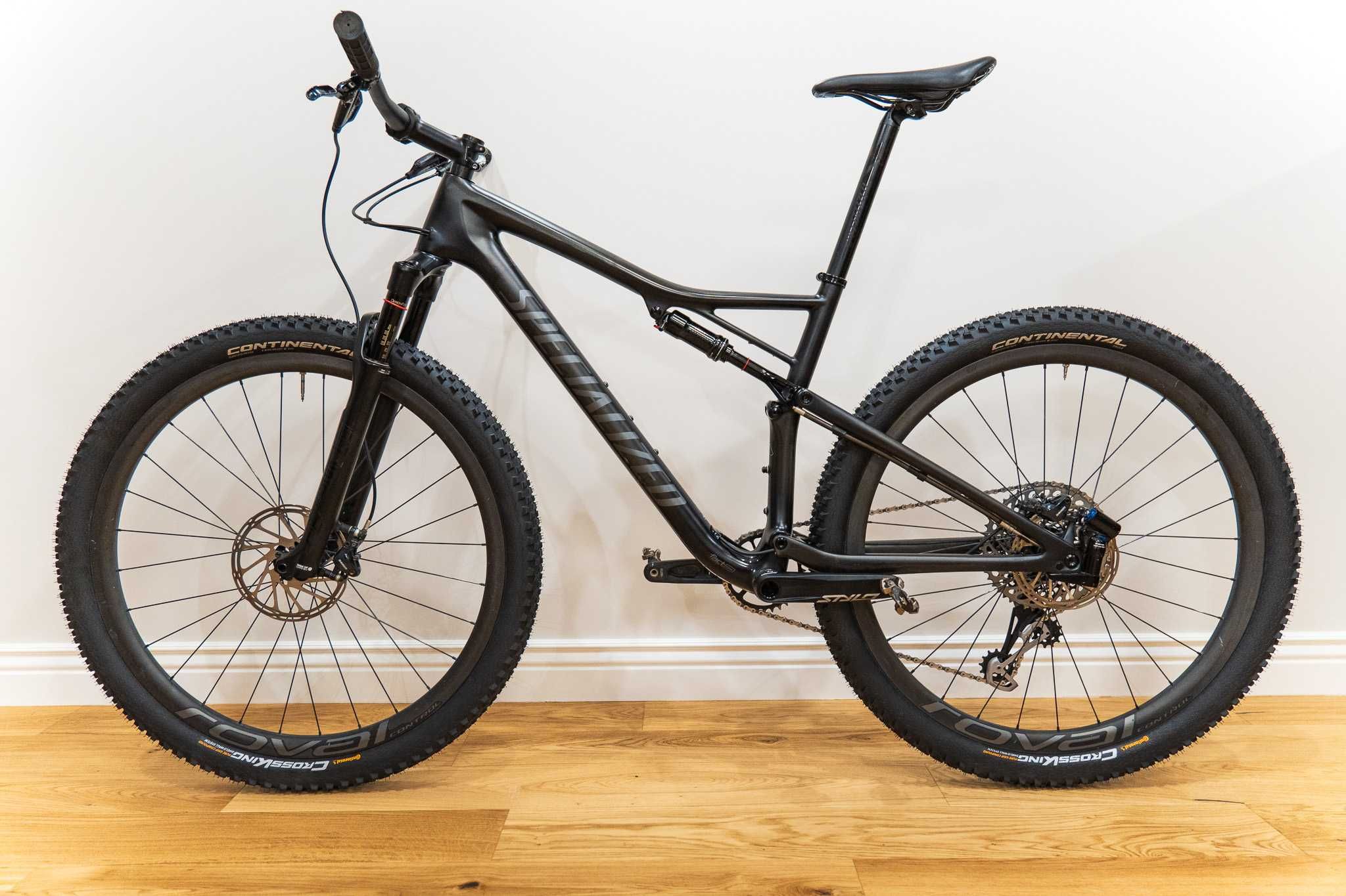 Specialized Epic Expert, model 2019 karbon, koła carbon, Rozm. L