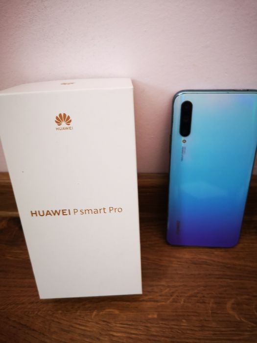 Huwaei p smart pro telefon 128G/ 8GB plus akcesoria pokrowiec pudelko