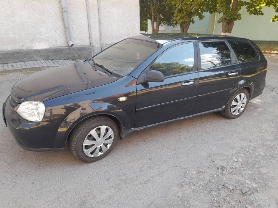 Шевролє Лачетті продам