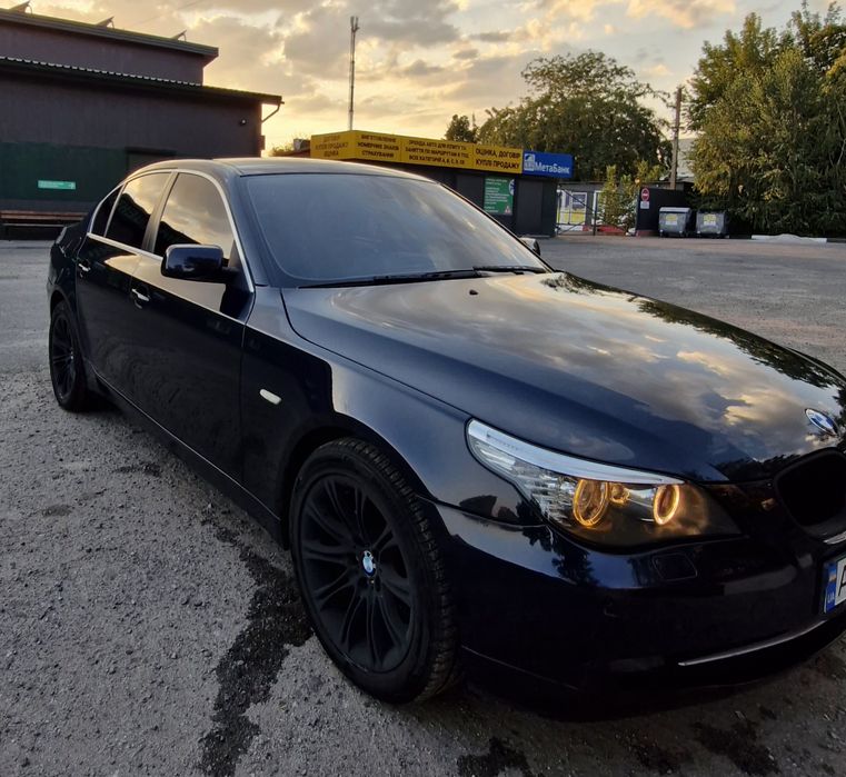 До продажу BMW 523i