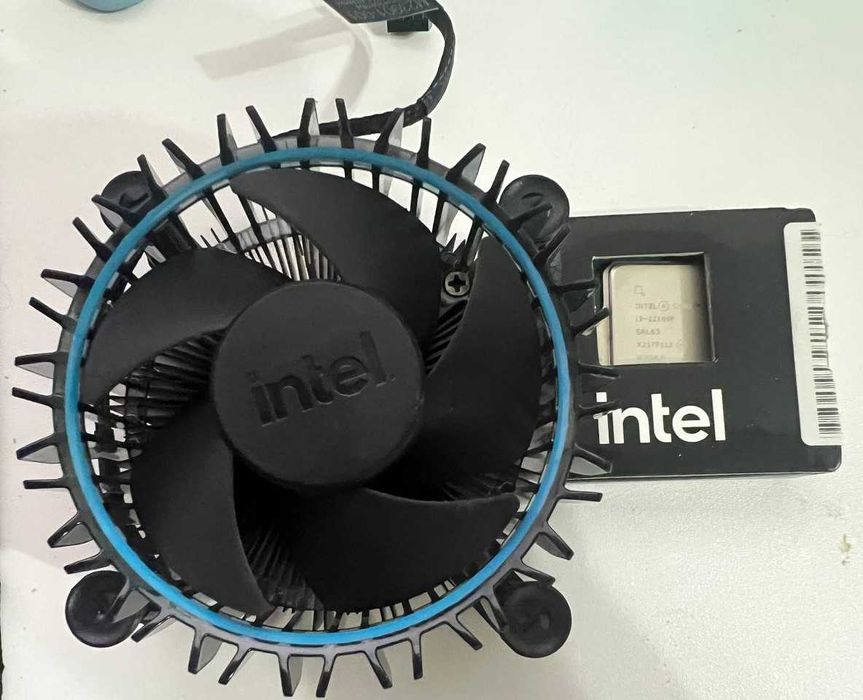 Intel Core i3-12100F