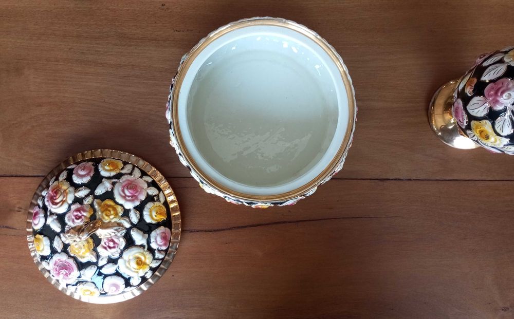 Antiga caixa e jarra em faiança Elpa Alcobaça