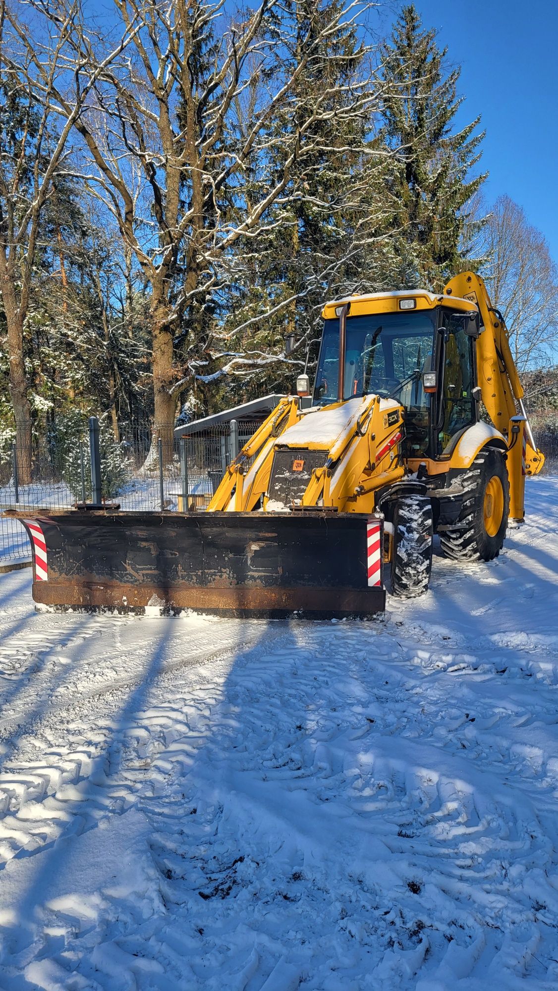 Usługi koparko ładowarka, koparka, odśnieżanie pług, roboty ziemne