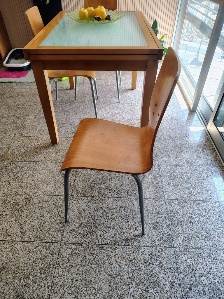 Mesa de cozinha extensível