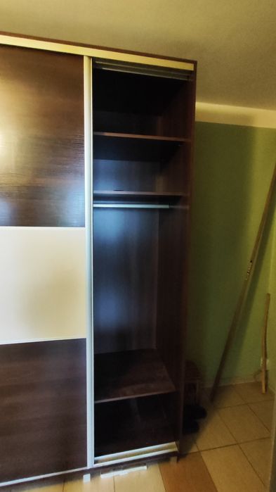 Szafa drzwi przesuwane.