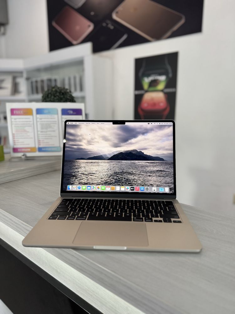Open Box MacBook Air 13’ 2022 M2 16/256Gb Starlight (MC7W4)
